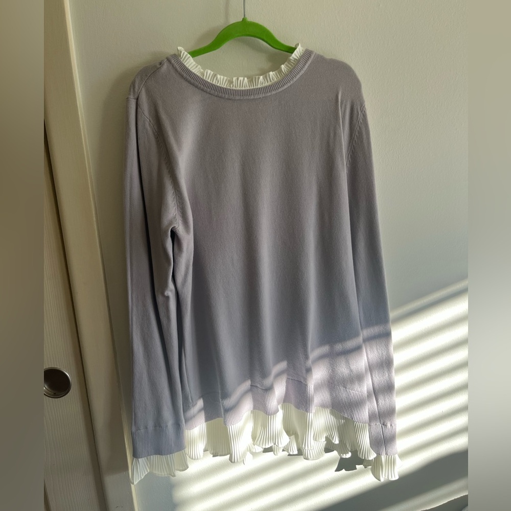 Detailed Sweater/Blouse